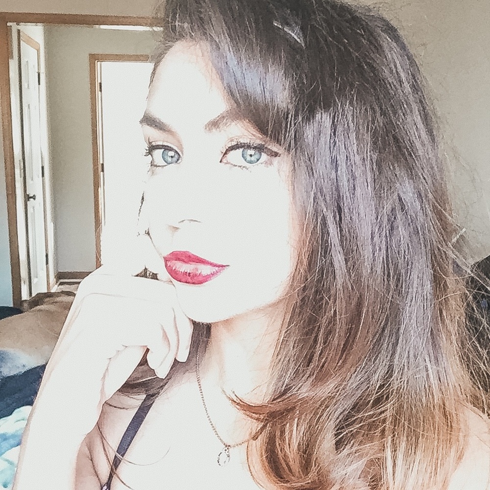 Meet your Posher, Raquel